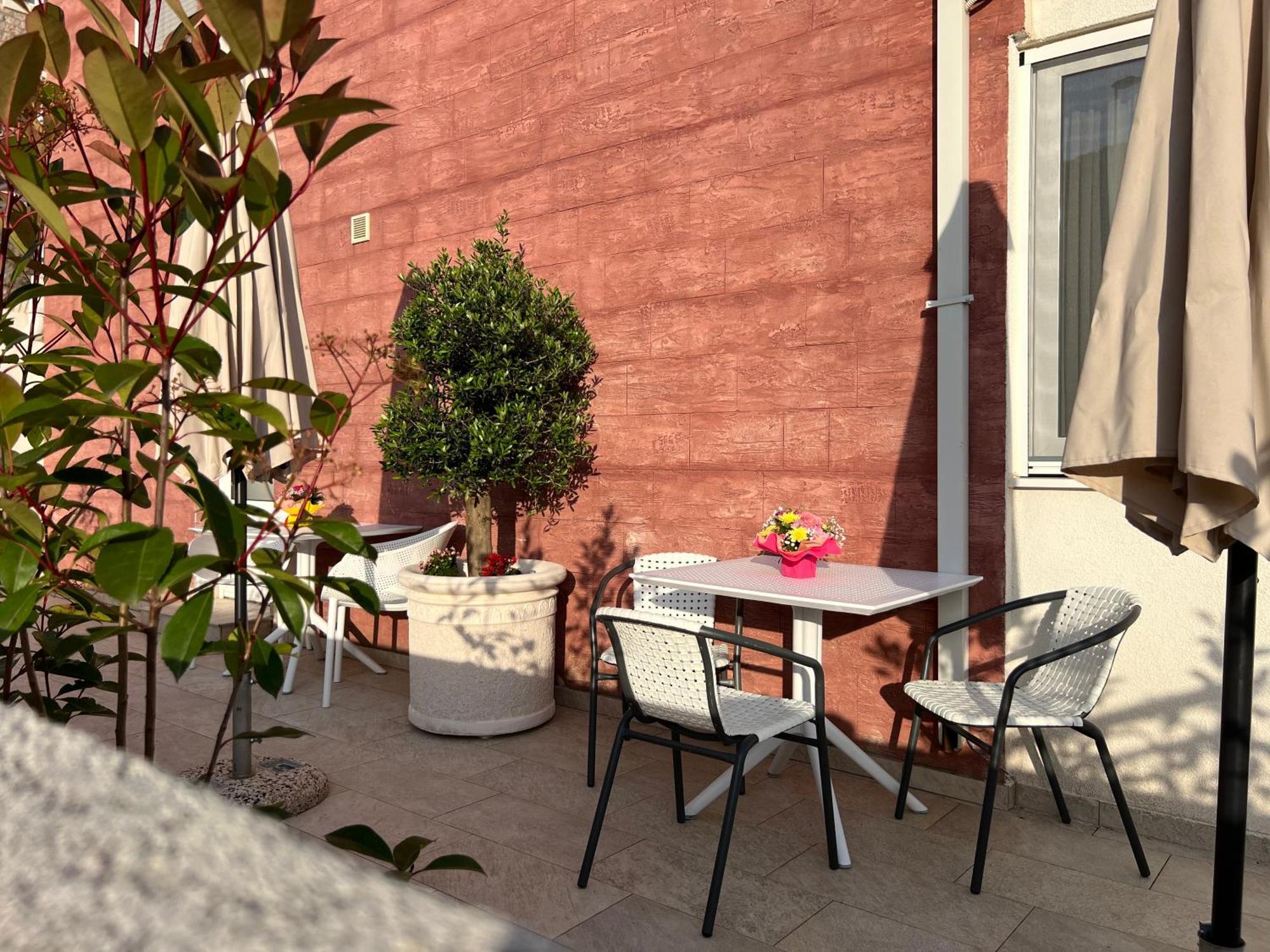 Apartments Residence Dj Petrovac Exterior photo