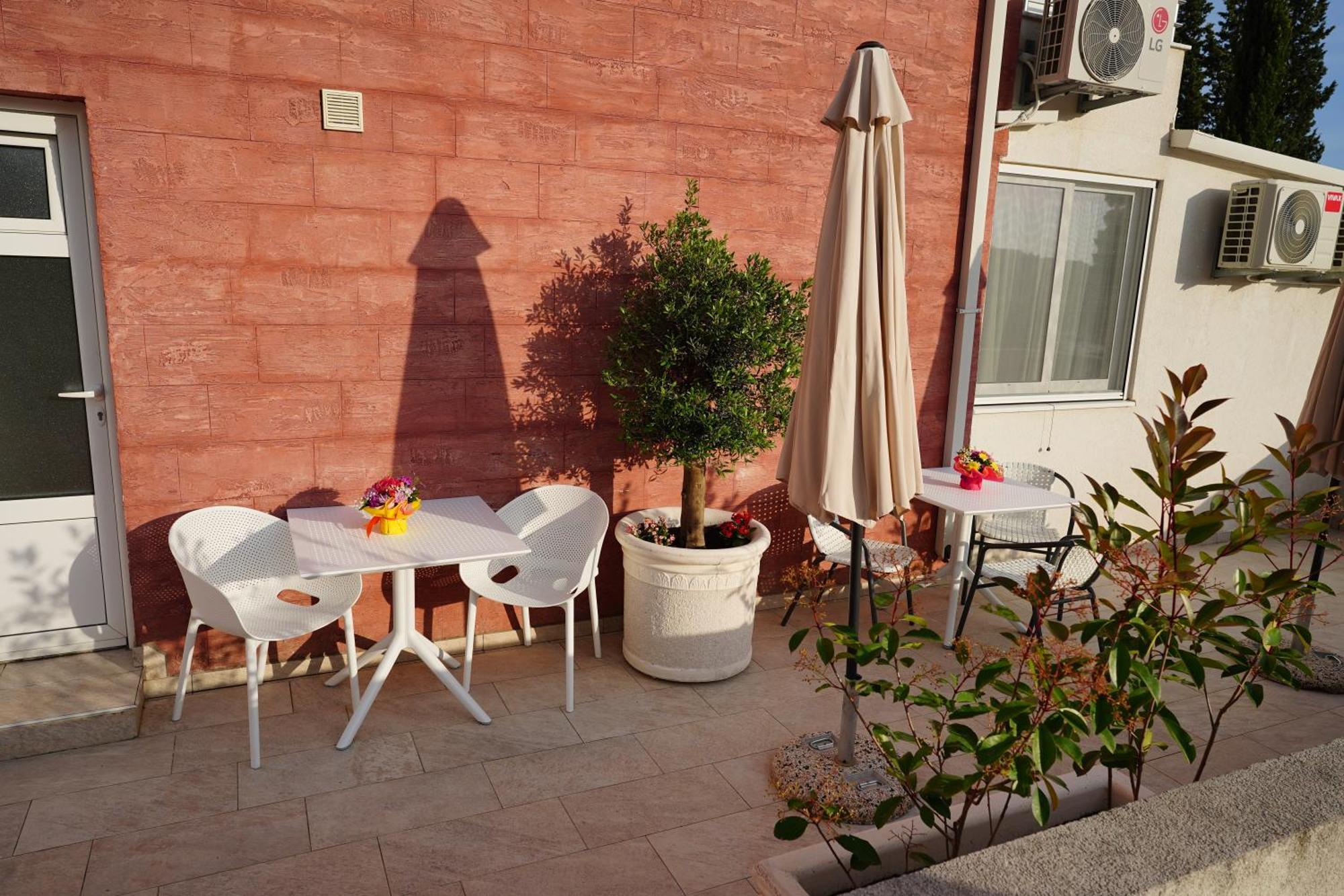 Apartments Residence Dj Petrovac Exterior photo